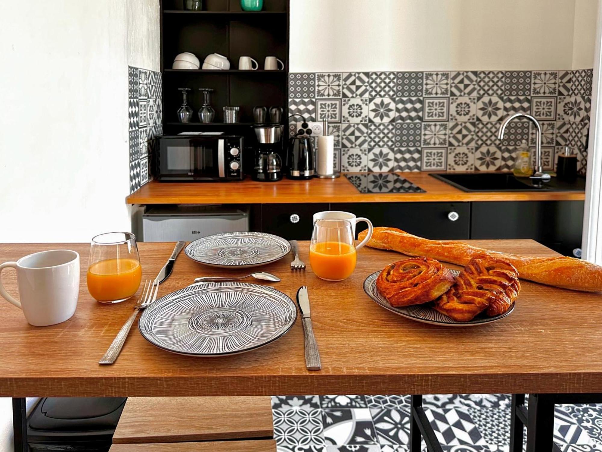 Entier Cosy Avec Balcon - Centre Apartment
